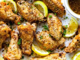 Lemon Pepper E Garlic Parmesana Wings 8 UNi(Veggie Stick + Free Dip)